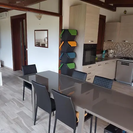 Holiday home Pomelia *